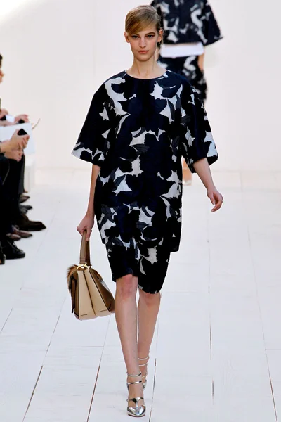 Look 7